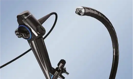 비뇨기과 전문의가 환자의 증상을 파악하고 검사를 진행합니다.